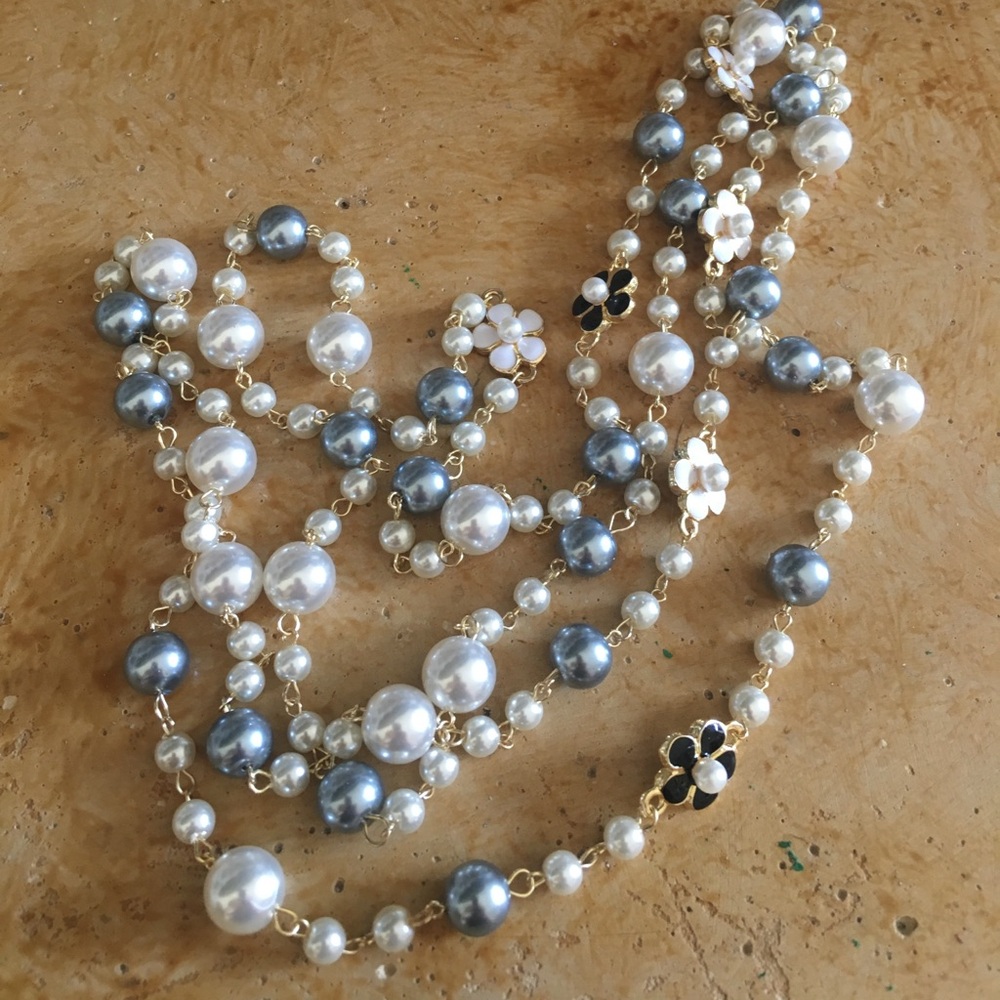 Magnolia Floral & Pearl Beaded Necklace - Picture 10 of 14